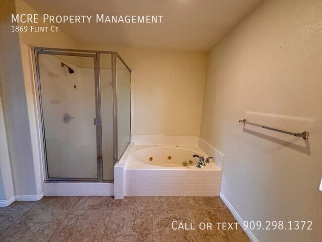 Building Photo - 1869 Flint Ct