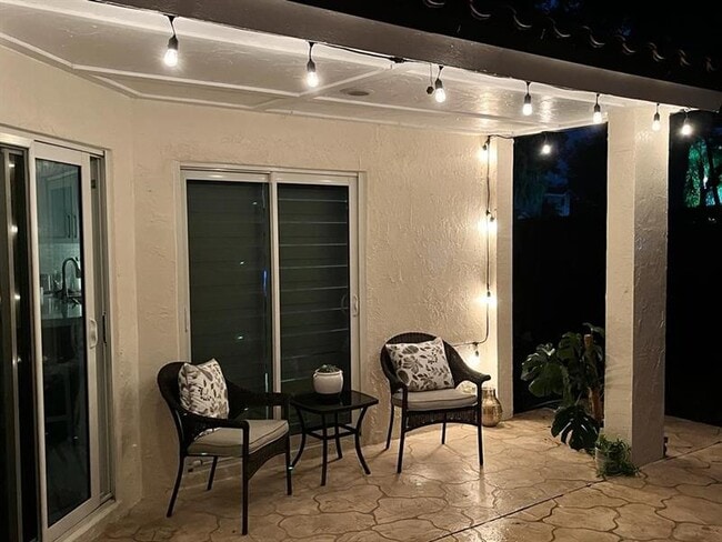 Building Photo - 1303 Seagrape Cir