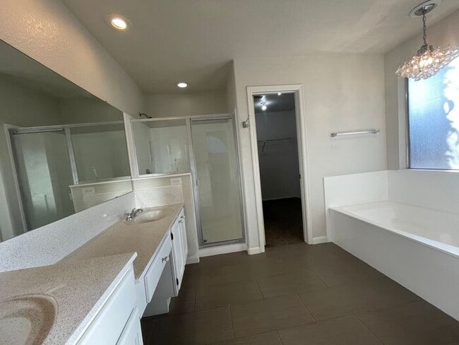 Building Photo - COMING SOON! ADORABLE 3 BEDROOMS/ 2BATHS SINGLE LEVEL HOME!!