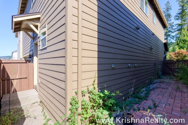 Building Photo - Lovely 4 BD | 2.5 BA | + Tech Niche | Single-Family Home | Coveted Abbey Creek | North Bethany | ...