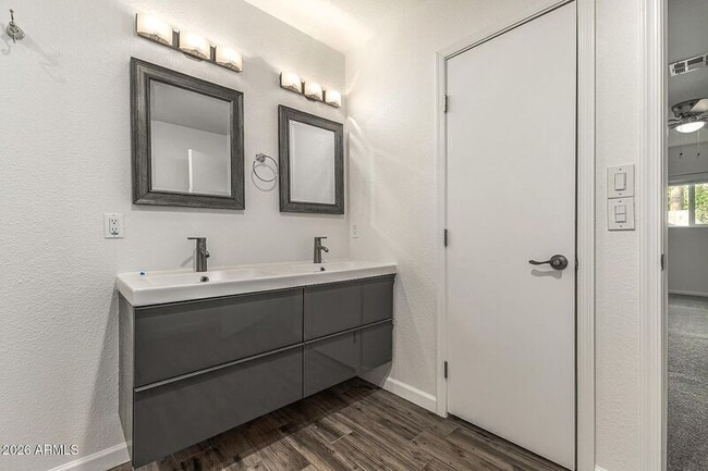 Building Photo - 937 N 85th St