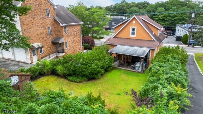 Building Photo - 154 Roseland Ave