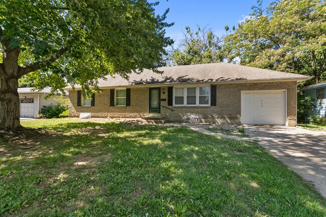 Building Photo - 711 SW 7 St