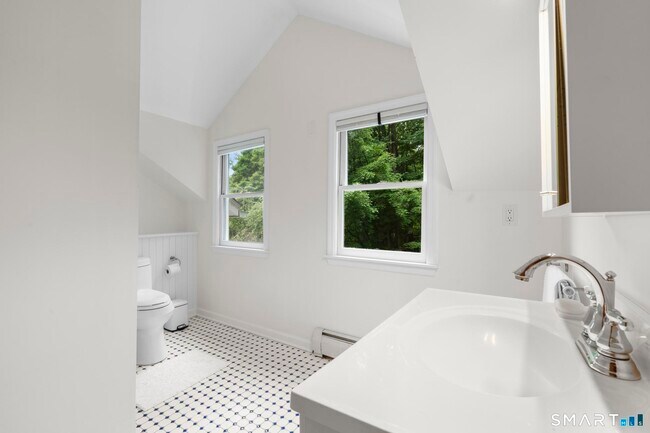 Building Photo - 317 Skiff Mountain Rd