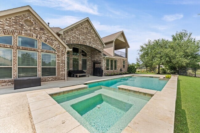 Building Photo - 10 Cayuga Pond Ct