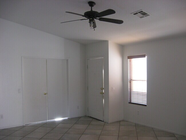 Building Photo - Beautiful Three Bedroom Home Available in Southern Highlands