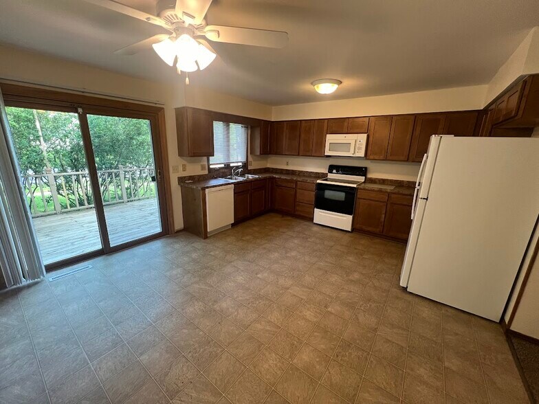 Building Photo - 7313 Farmington Way