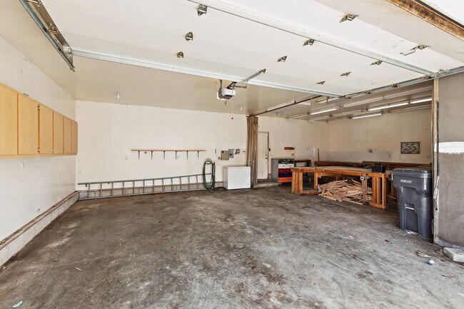 Building Photo - 1119 Matilda St