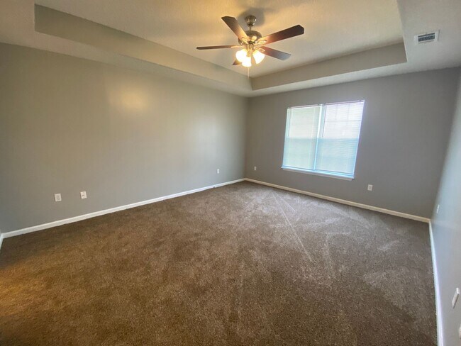 Building Photo - 3928 Laurelbrook Dr