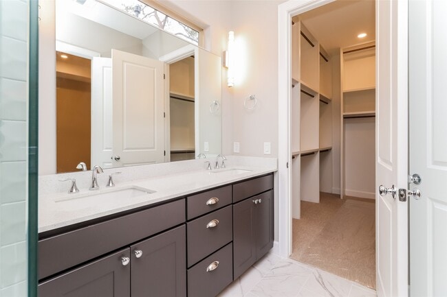 Building Photo - 5107 Royal Heath Dr