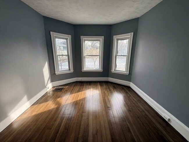 Building Photo - 181 Norfolk St