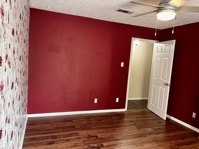 Building Photo - 2600 Arbor Dr