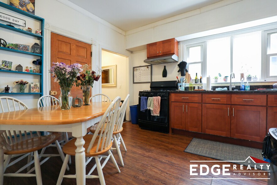 Building Photo - 16 Greylock Rd