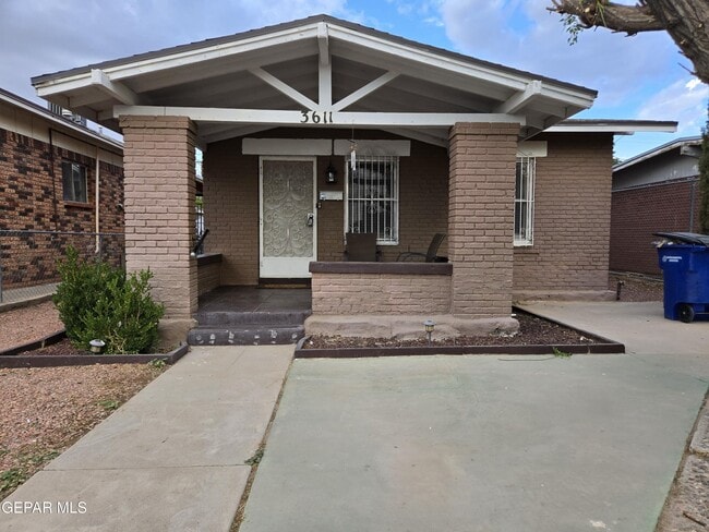 Building Photo - 3611 Yandell Dr