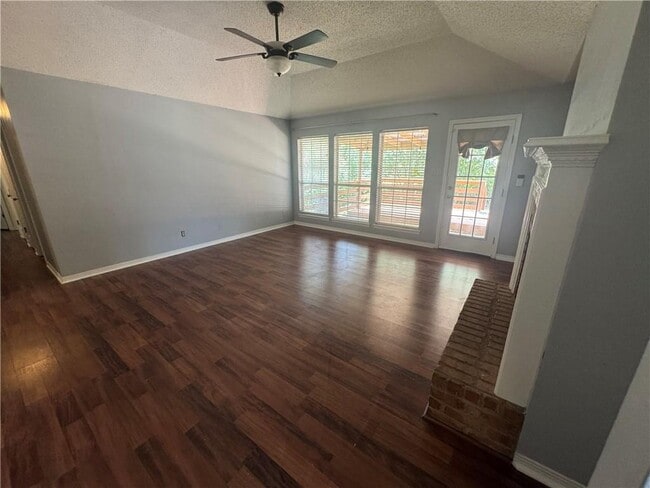 Building Photo - 3267 Zephyr Dr