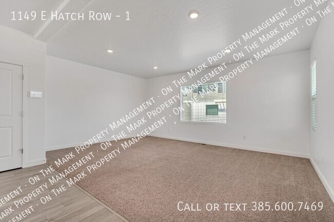 Building Photo - 1149 E Hatch Row