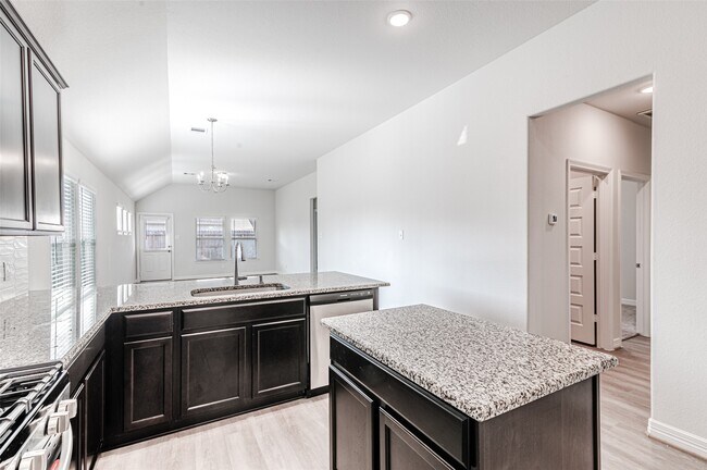 Building Photo - 7431 Sail Hl Dr