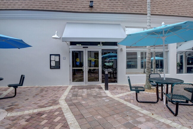 Building Photo - 490 Flanders Dr