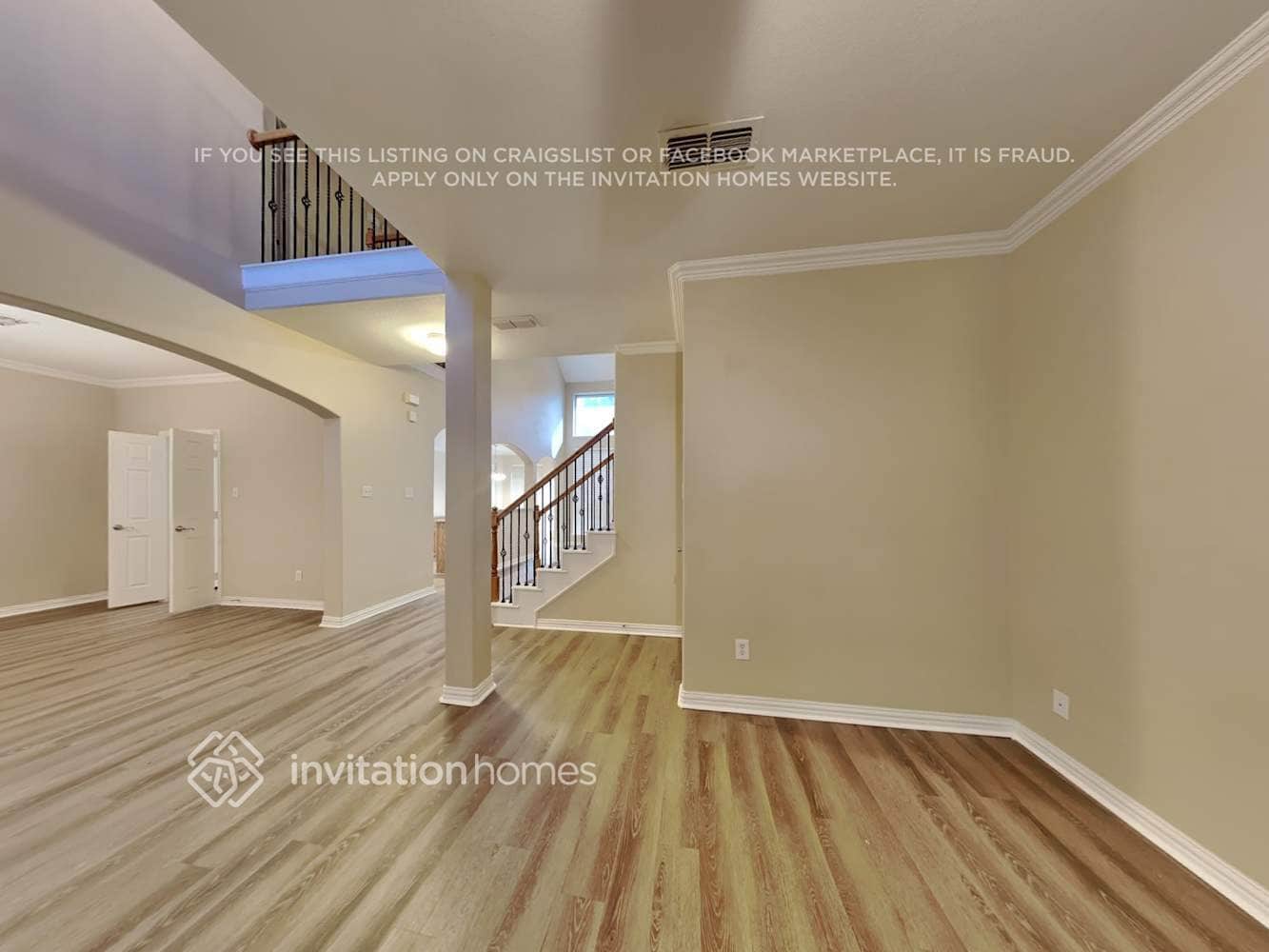 Building Photo - 2206 Kingsley Dr