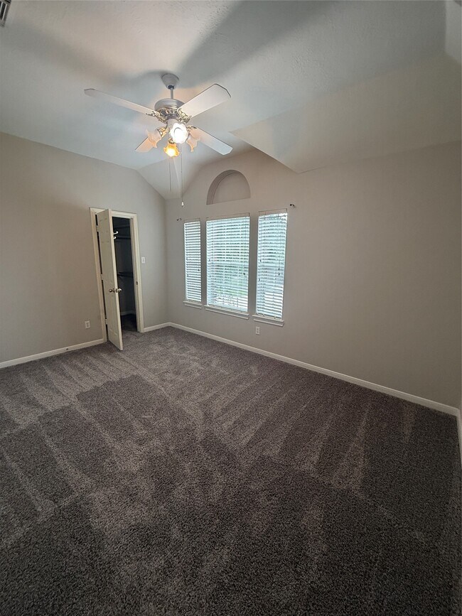 Building Photo - 4163 Surreydon Dr