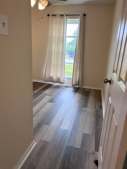 Building Photo - 2704 Sieglinde Ct