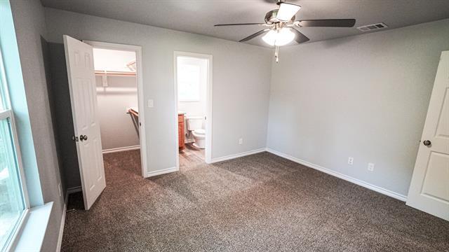 Building Photo - 917 Redoak Dr