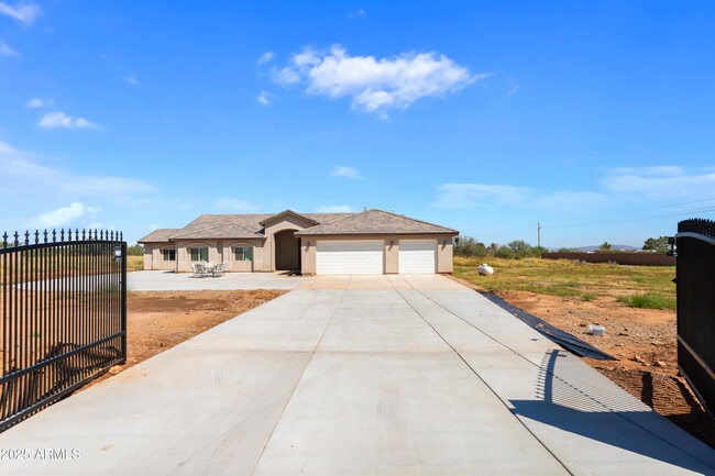 Primary Photo - 8373 E Sunwing Ridge Dr