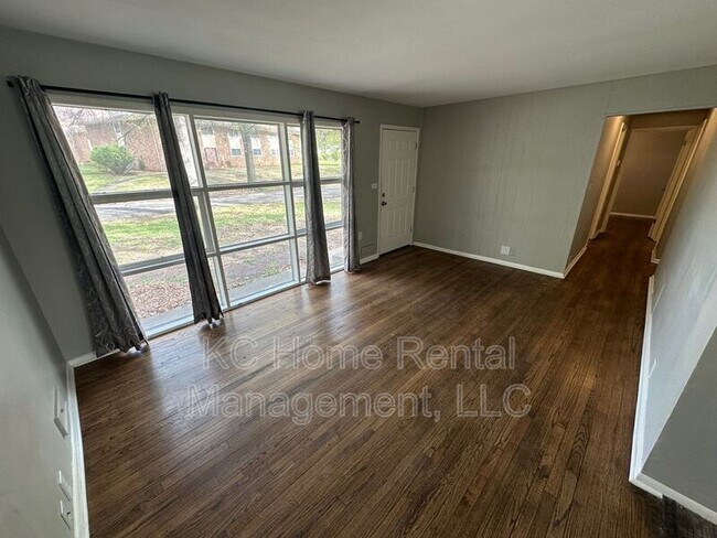 Building Photo - 7309 E 111th Terrace