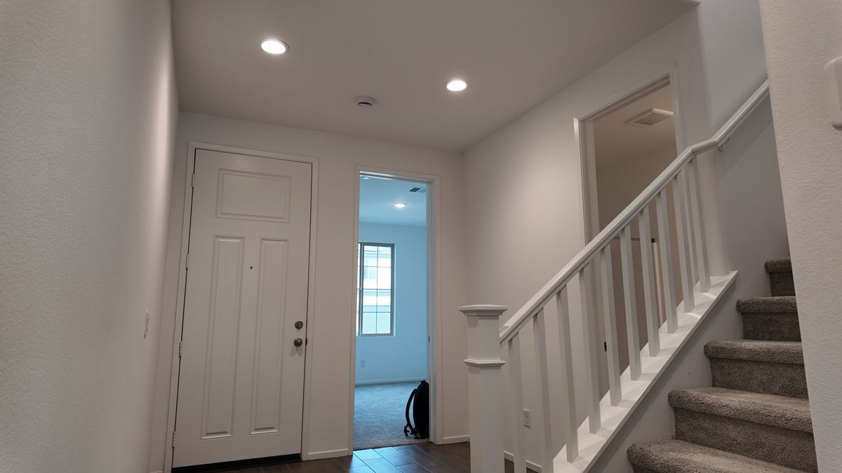 Building Photo - 762 S Sumac Ln