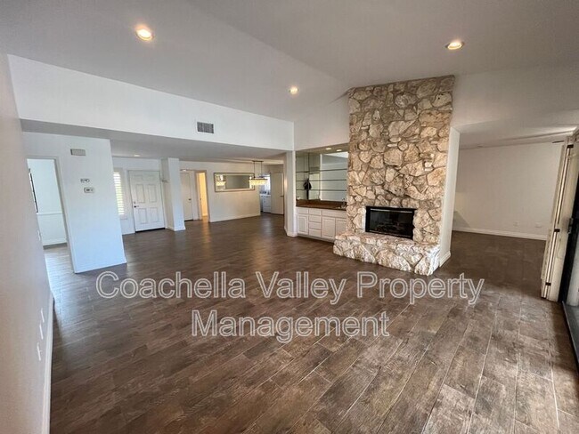 Building Photo - 40588 Clover Ln