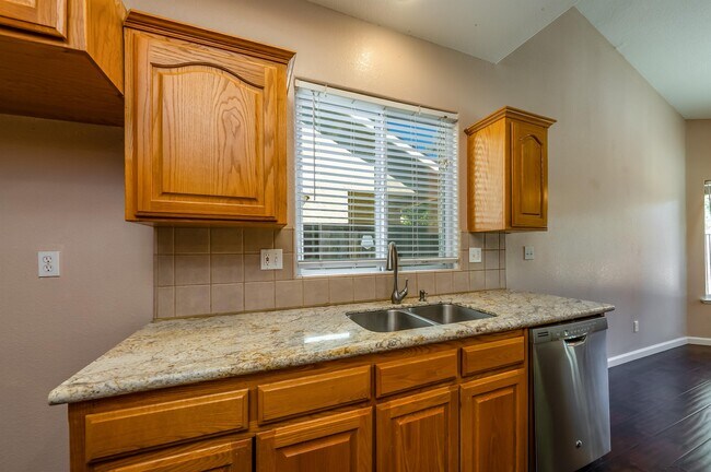 Building Photo - 5857 W Millbrae Ave