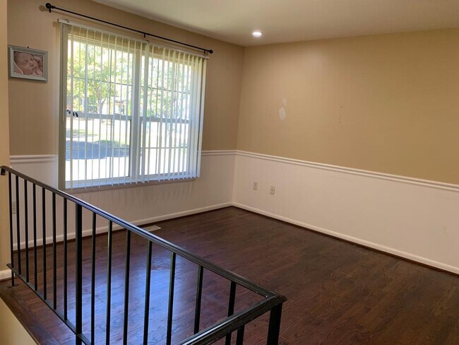 Living room - 5625 Saint Charles Dr