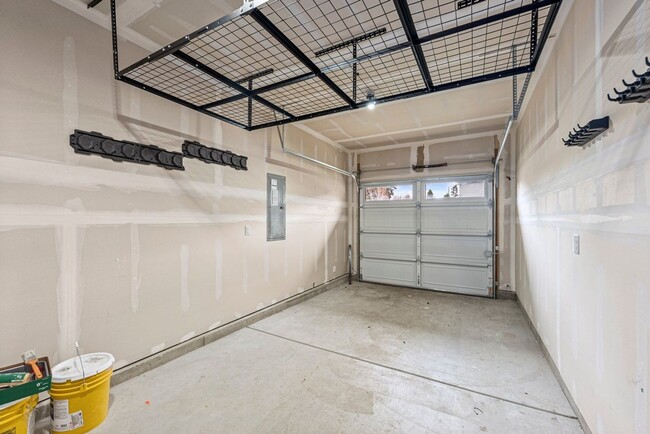 Building Photo - Modern 4-Bed Tacoma Home | Energy Efficien...