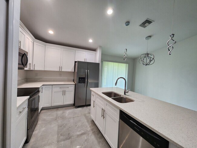 Building Photo - 4020 36th St SW