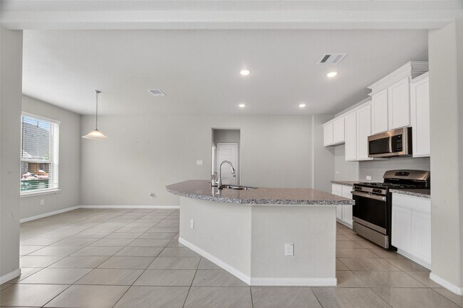 Building Photo - 2903 Painted Sunrise Trail