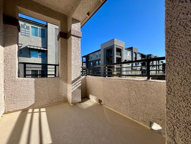 Building Photo - Beautiful Newer 4 Bedroom Home in Cadence with Large Loft