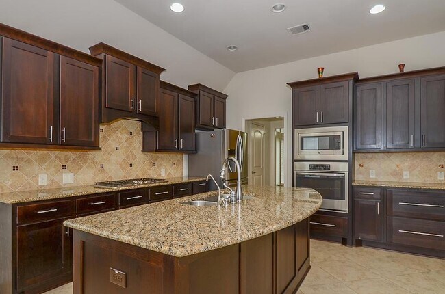 Building Photo - 4307 Fenetre Forest St