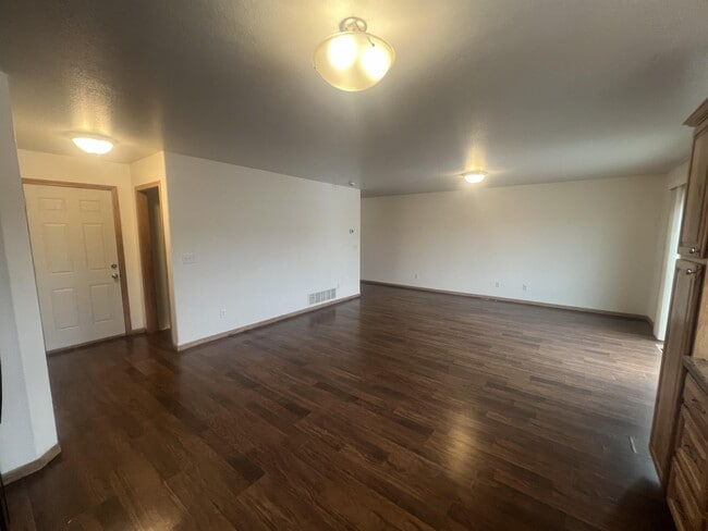 Building Photo - 3322 8th St W