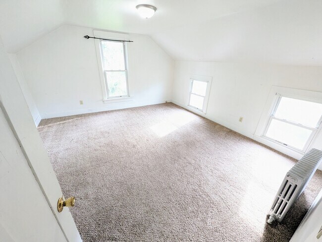 Building Photo - 116 Cushing St