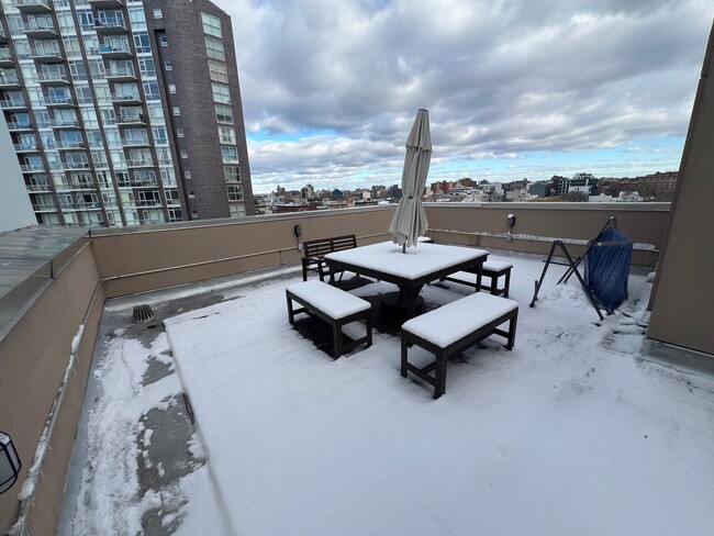 Building Photo - Fantastic 1 Bed/1 Bath Apartment in Astoria