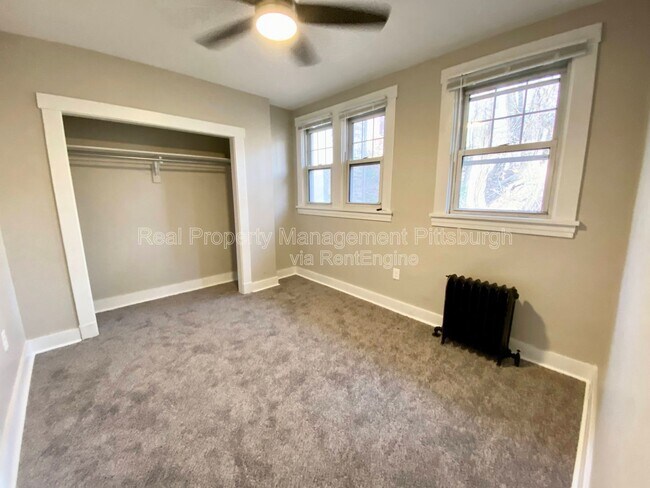 Building Photo - 5735 Phillips Ave