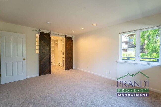 Building Photo - 137 Pixley Ave