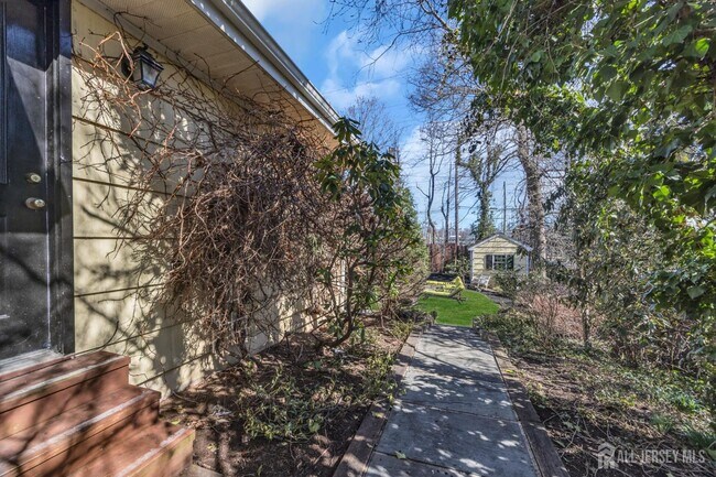 Building Photo - 1430 Kearney Dr