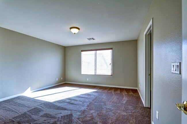 Building Photo - 6733 Lydian Ct