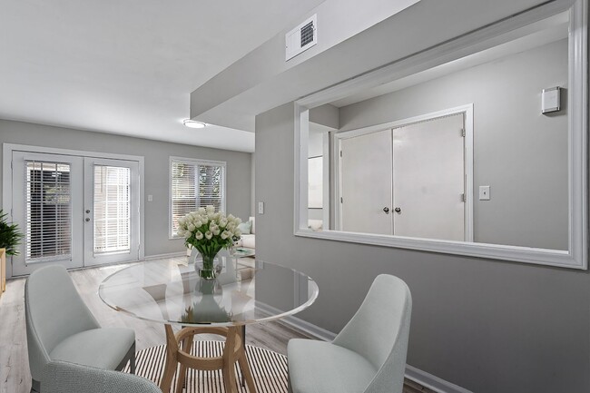 Building Photo - Beautiful Townhouse Near Downtown Clayton