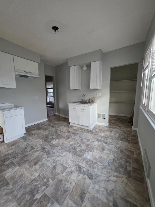 Primary Photo - 455 Flint St