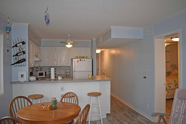 Building Photo - Adorable Furnished Waterfront Condo