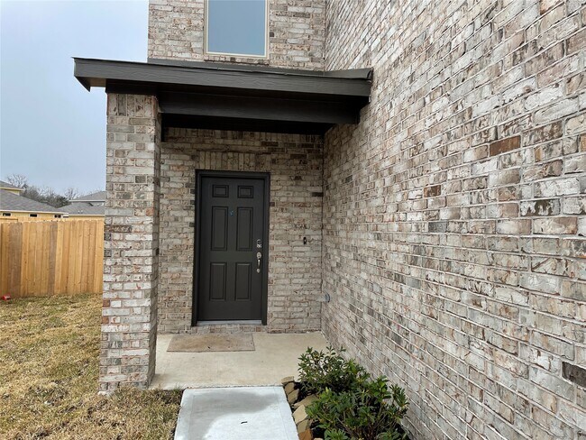 Building Photo - 838 Wembley Wood Wy