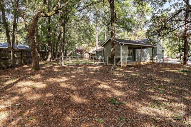 Building Photo - Sweet Cottage-esque 3-Bed 2-Bath in Daphne!