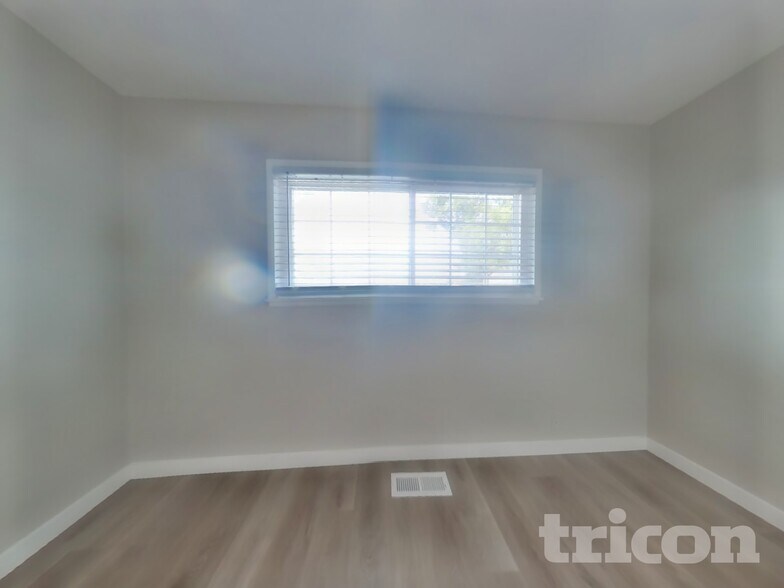 Building Photo - 121 Hodges St